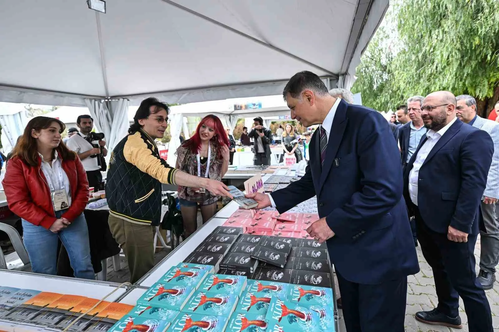 İzmir’de sonbahar edebiyatla yeşeriyor: Kültürpark dev buluşmaya hazırlanıyor
