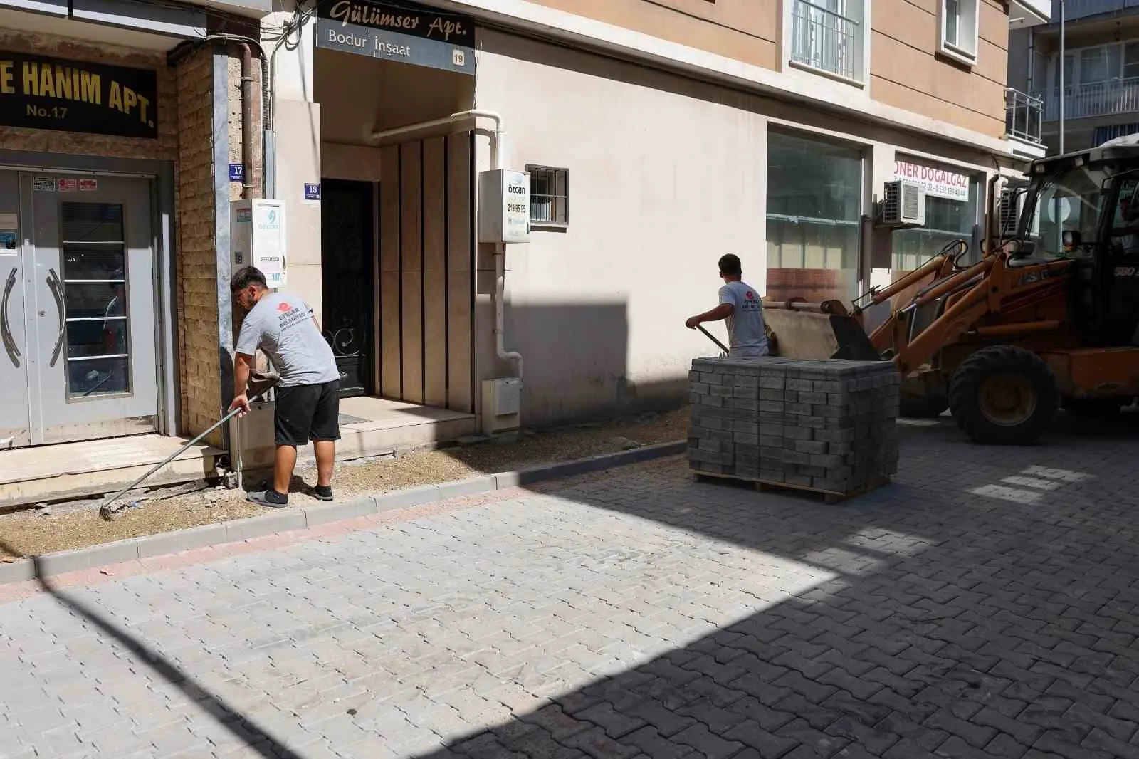 Efeler'de ulaşım seferberliği: Güzelhisar'ın çehresi değişiyor