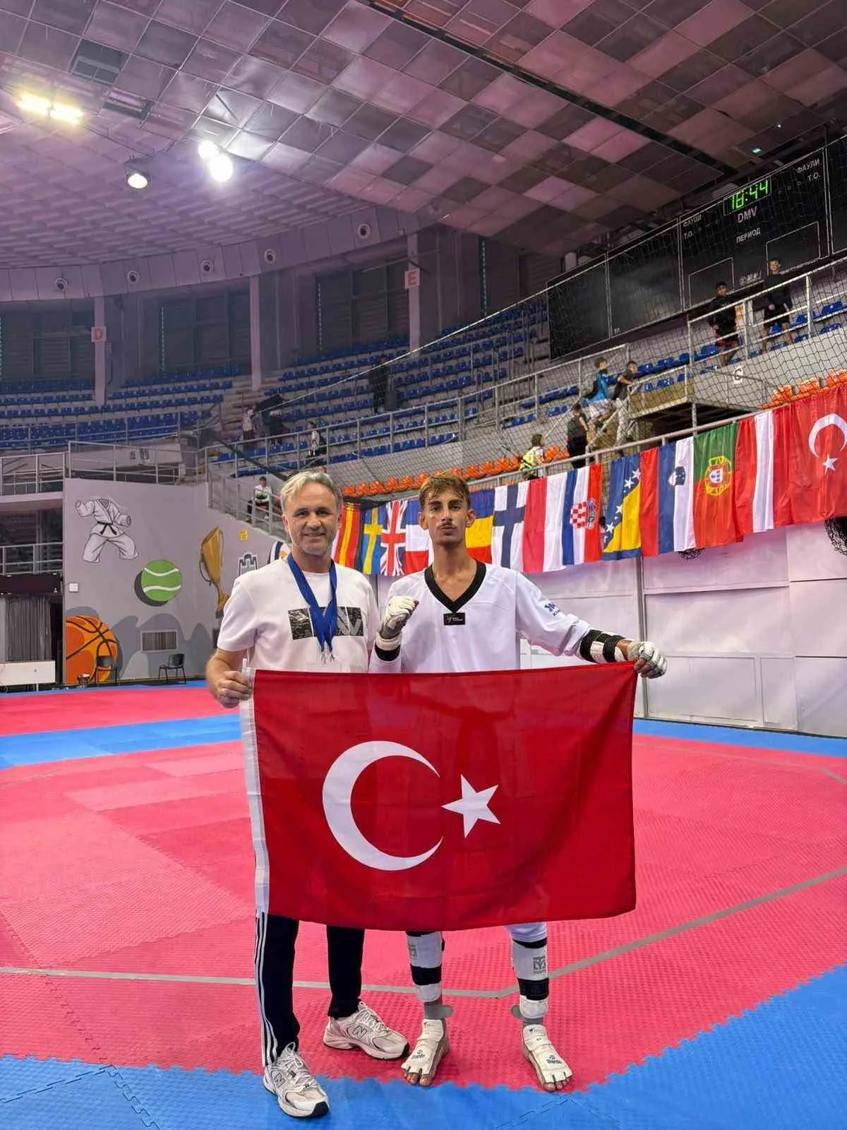 İzmirli sporcuların Sırbistan zaferi: Avrupa arenasında üç madalya birden