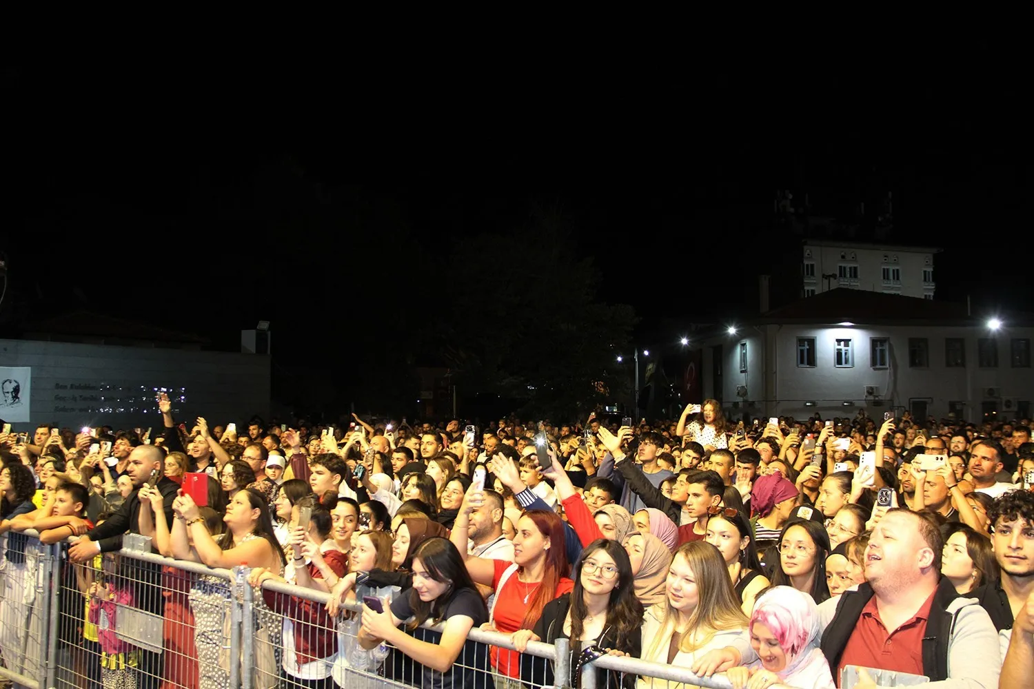 Kula’nın kurtuluş yıl dönümünde Ayna rüzgarı esti