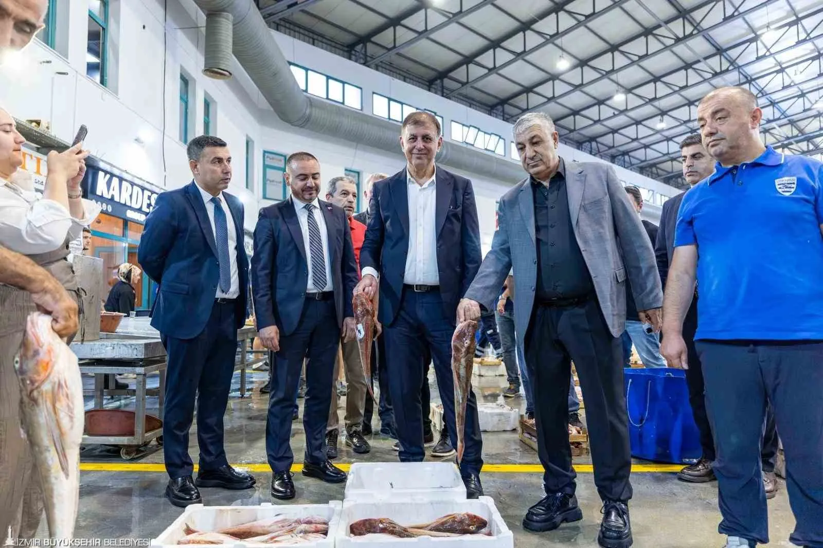 Tugay, Yeni Sezonun İlk Açık Artırmasında Balıkçıların Yanında