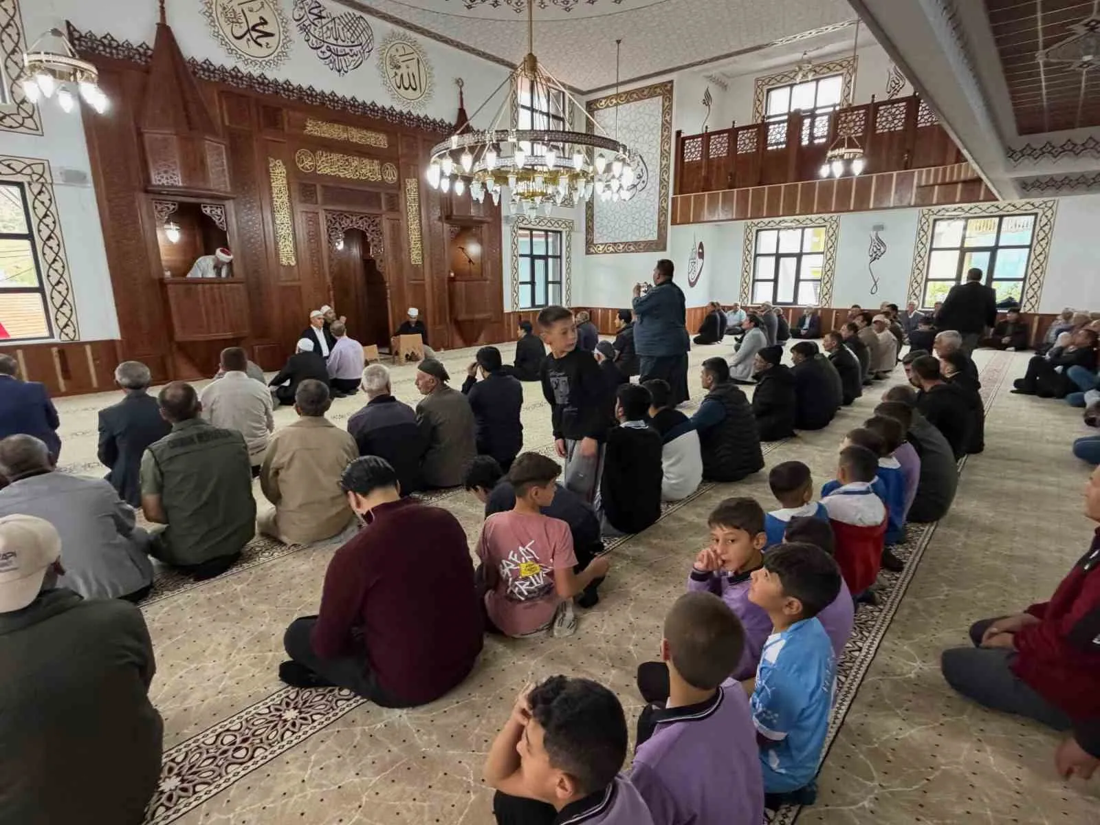 Başören’de imece usulü tamamlanan cami coşkuyla açıldı