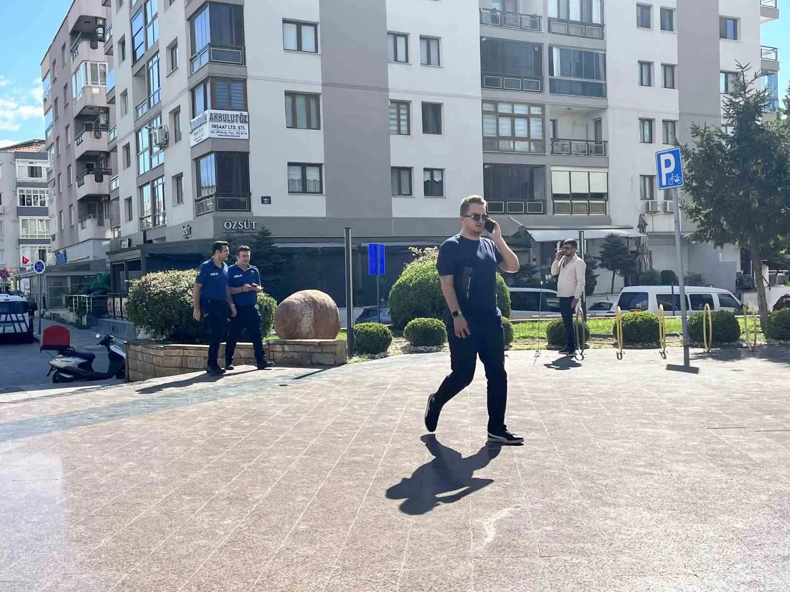 Buca Belediyesinde icra mesaisi: 150 milyon liralık borç için makam odalarına girildi
