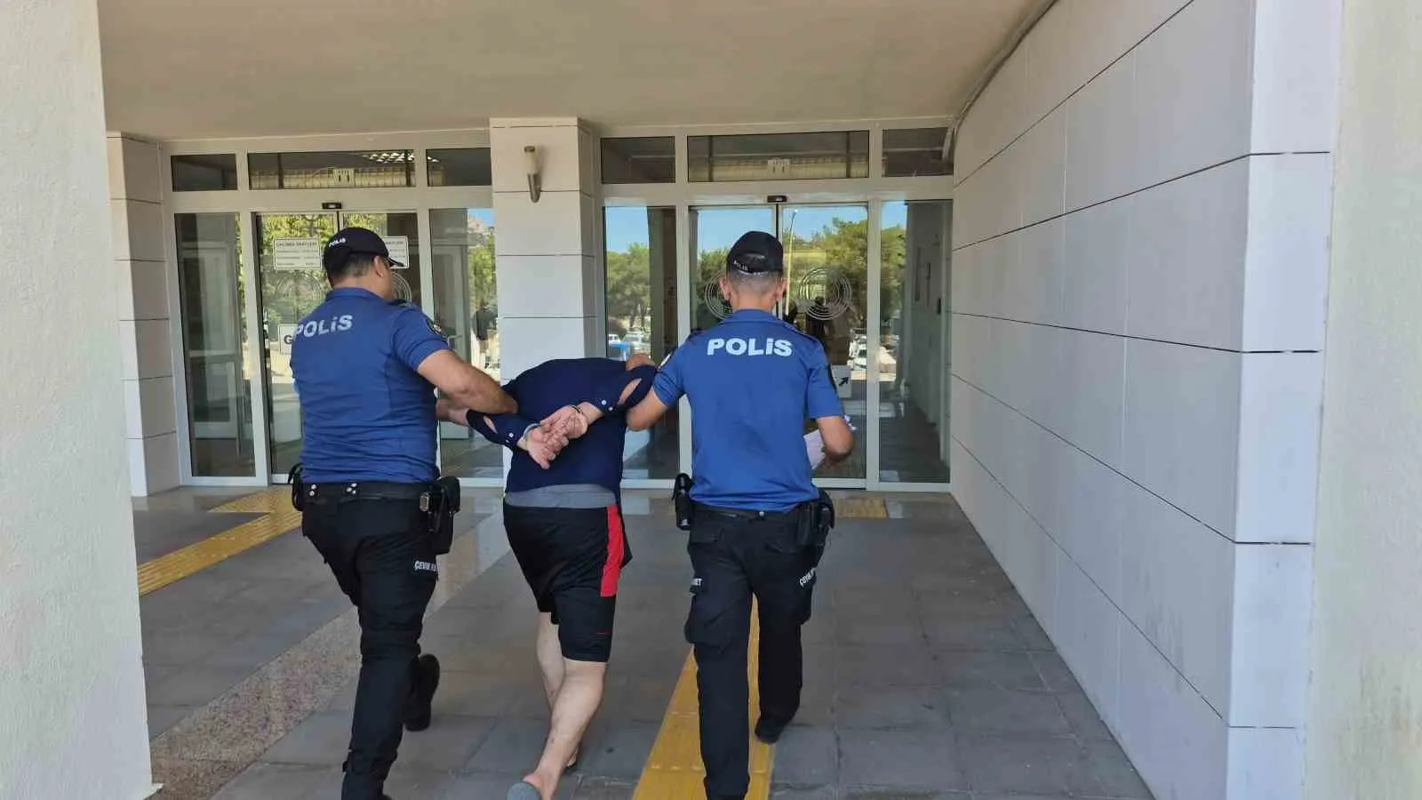 Bodrum'da taciz dehşeti: Takip ettiği kadınların evine girmeye çalıştı