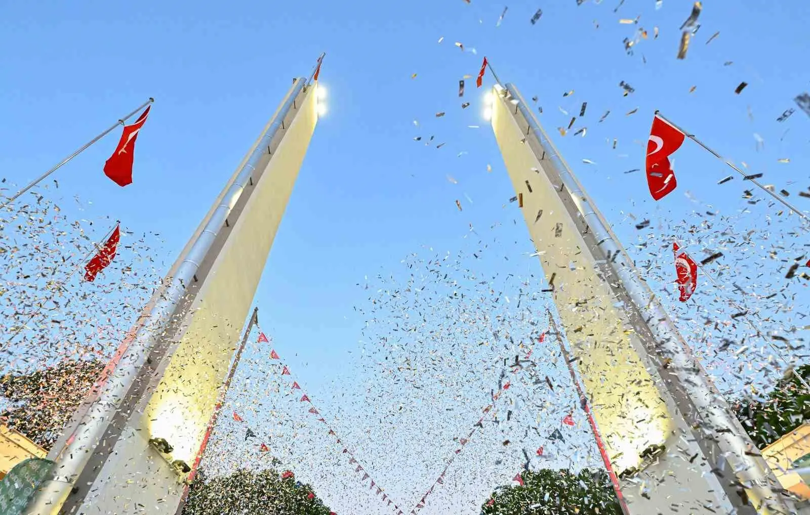 Kültürpark'ta Bu Yıl Farklı Bir Heyecan: 95. İEF, Ziyaretçilerini Etkinliklerin İçine Çekecek