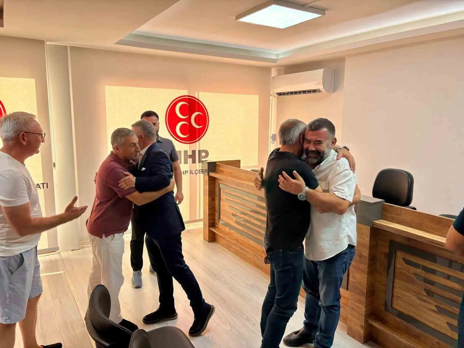 Kuşadası ticaretinde ortak akıl vurgusu: Esnafın talepleri MHP’ye taşındı