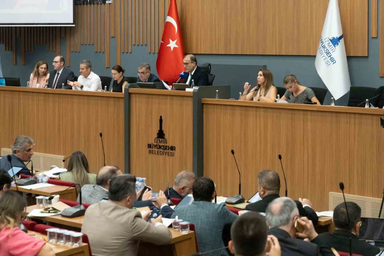 İzmir Otogarı’nda yeni dönem resmen başladı: İşte güncel tarife listesi