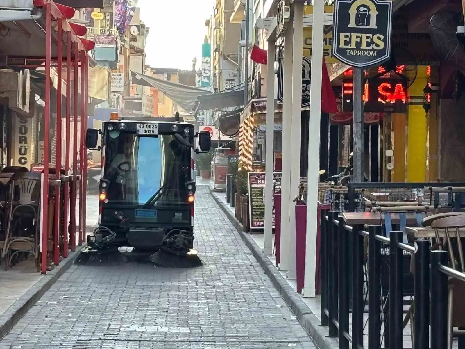 Efeler’de Çevre Seferberliği Sürüyor: Hasanefendi’de Sabah Mesaisi Tamamlandı