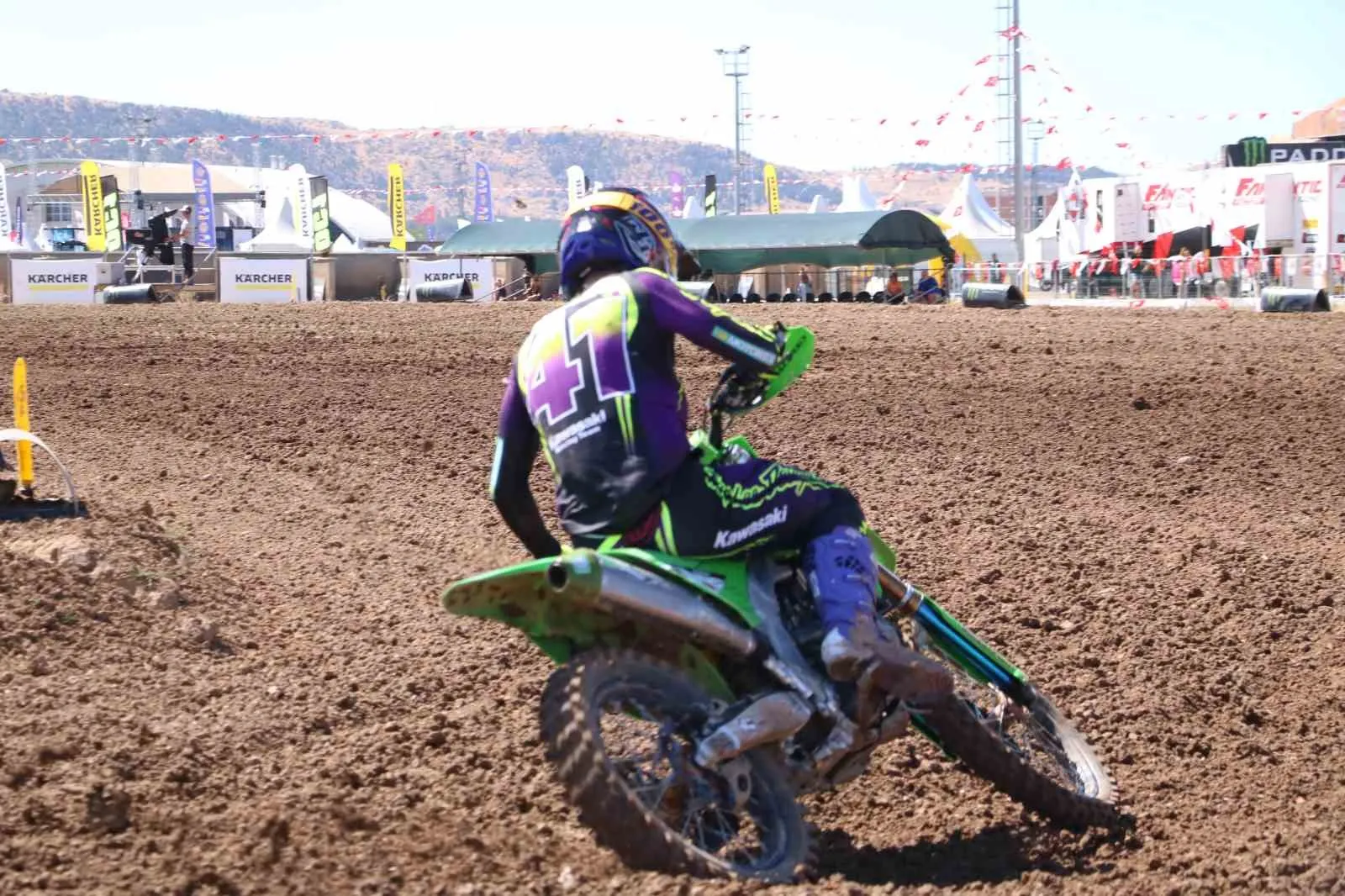 Afyonkarahisar'da motor sporları şöleni: Şampiyonluk kupası Jeffrey Herlings'in ellerinde yükseldi