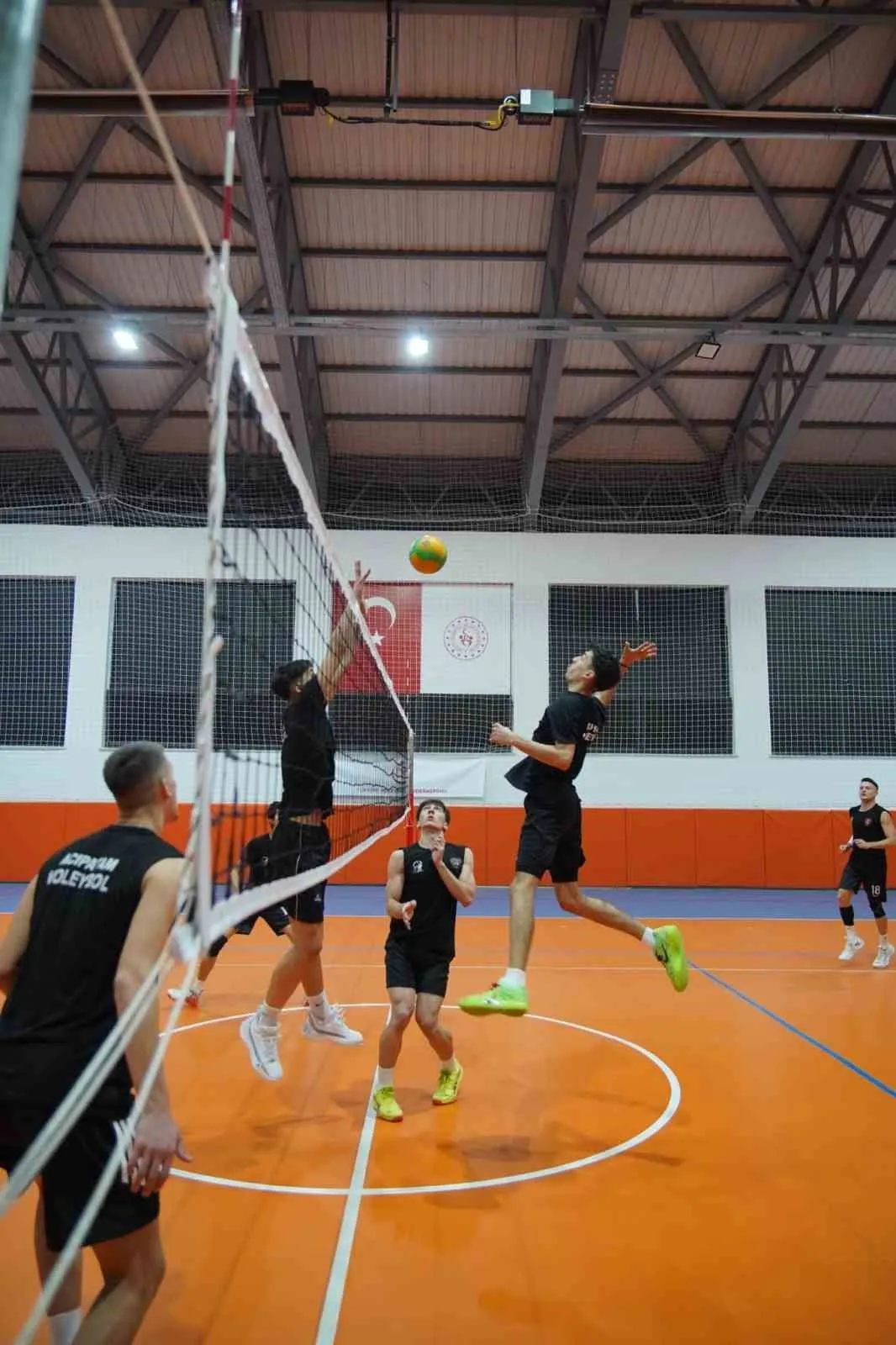 Acıpayam’ın voleybol sahnesindeki iddialı hamlesi: 9 yeni isimle sezona merhaba