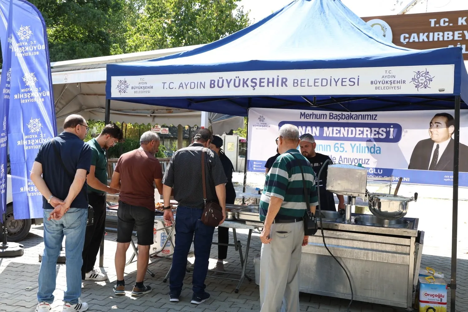 Aydın'da Menderes için lokma geleneği: Hemşehrileri unutmadı