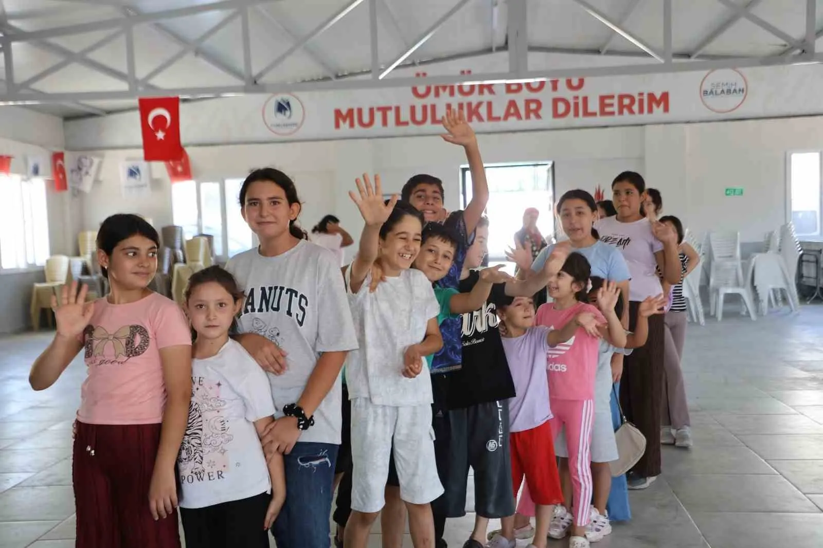 Yunusemre’de dijital bayram: Minik kaşifler sanal evrende yolculuğa çıktı