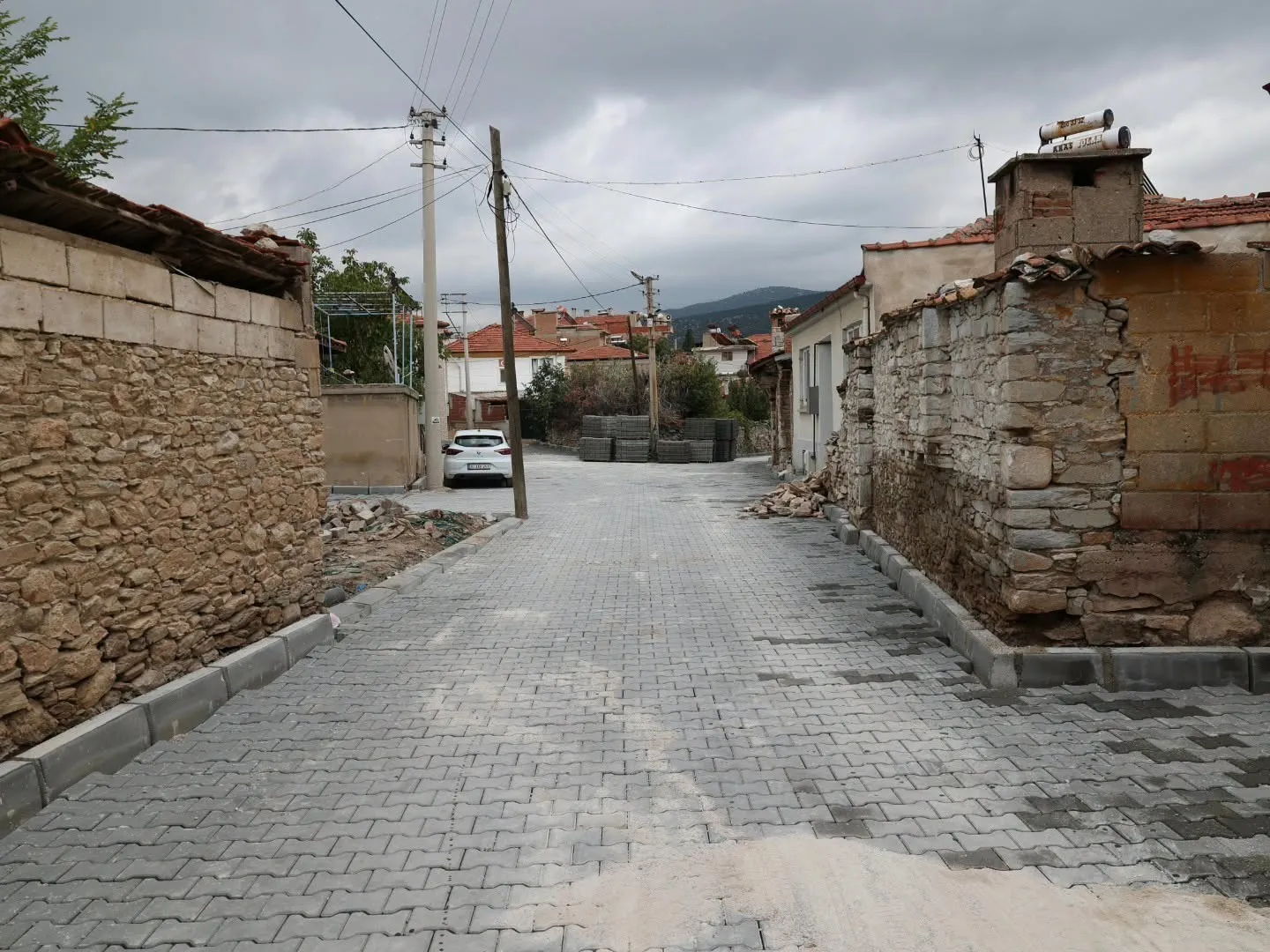 Tavas’ta ulaşım seferberliği: Orta Mahallesi yeni çehresine kavuştu