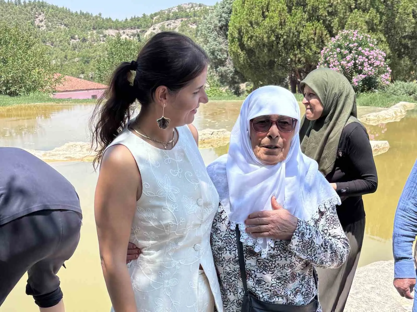 Başkan Kepenek'ten huzurevi sakinlerine moral ziyareti: Büyüklerimizin yüzündeki gülümseme bizim için paha biçilemez
