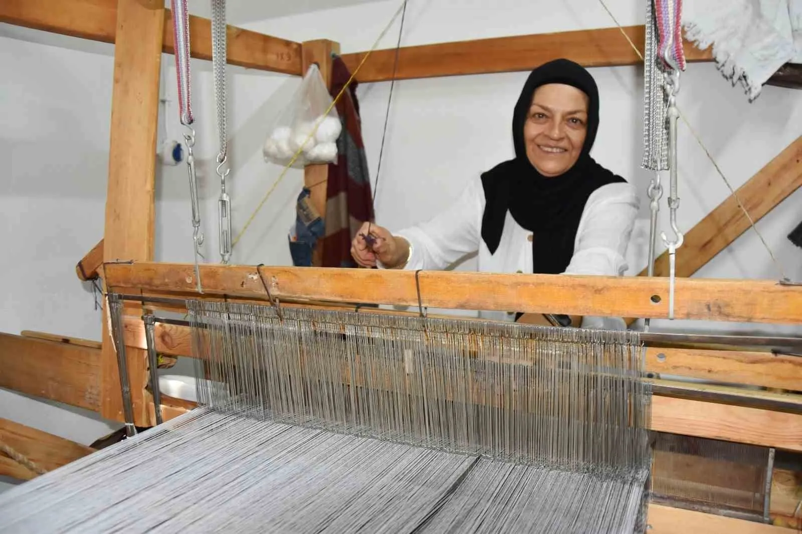 600 yıllık dokuma sanatı kadınların ellerinde yeniden hayat buluyor