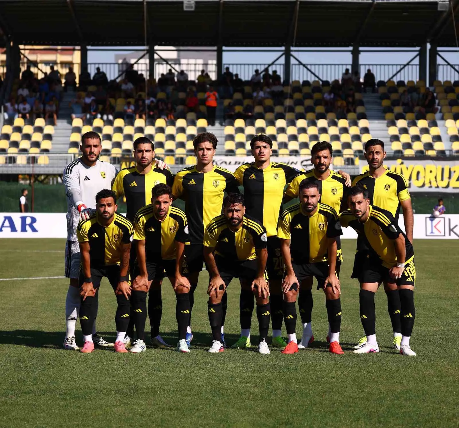 Aliağa FK taraftarı önünde şov yaptı: Isparta 32 Spor’u eli boş gönderdi