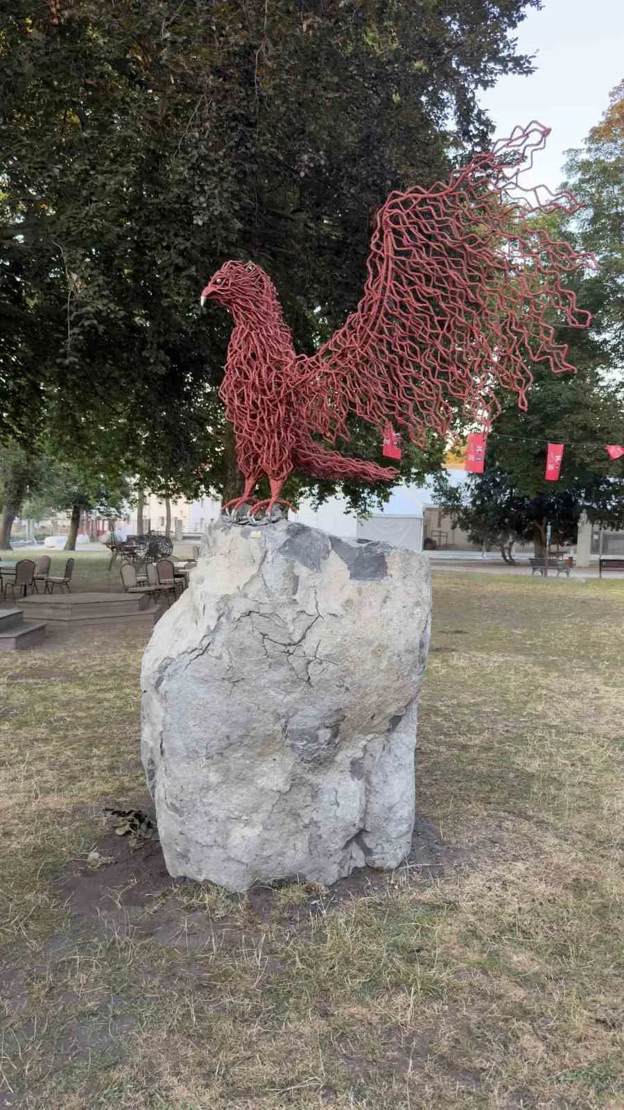 Bodrumlu sanatçının imzası Polonya’nın 1300 yıllık şatosunda ölümsüzleşti