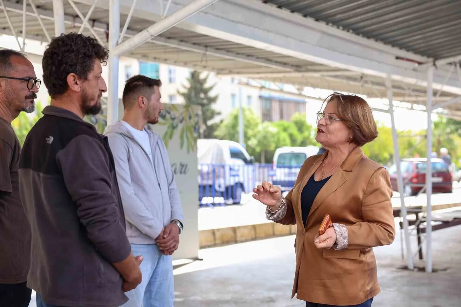 Didim’de bereketli hasat doğrudan halkın sofrasına taşınıyor