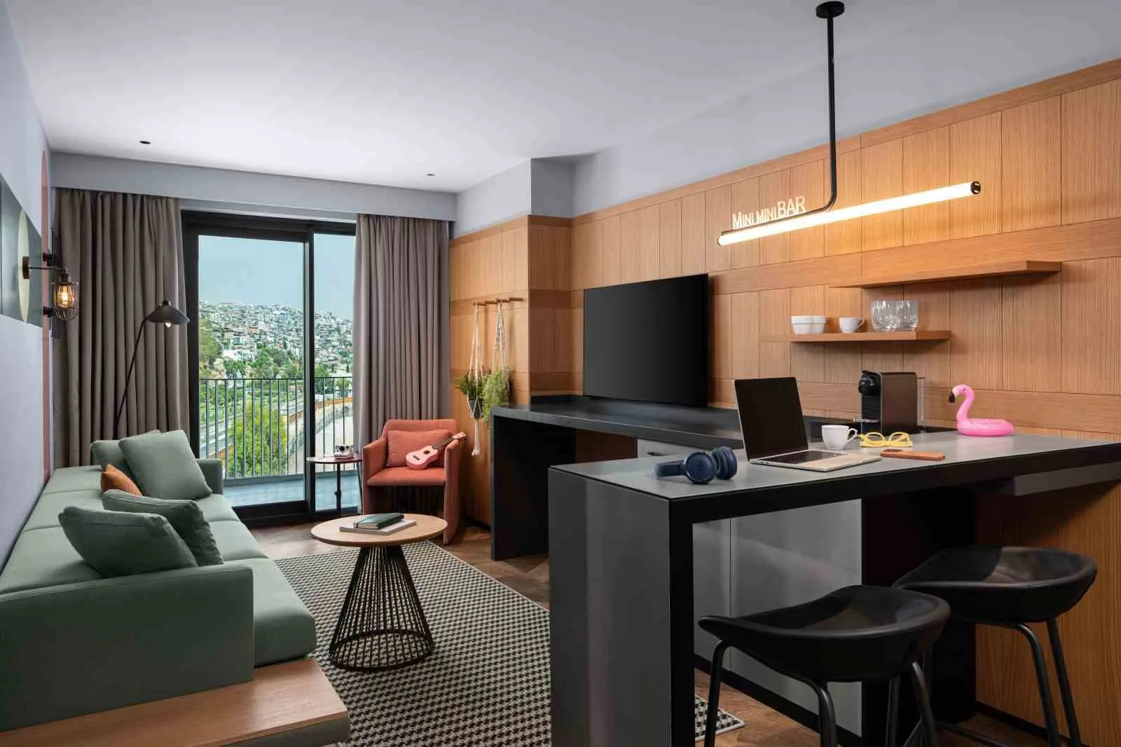 İzmir’in yeni sahil rotasında Marriott imzası: Moxy kapılarını ziyaretçilerine açtı