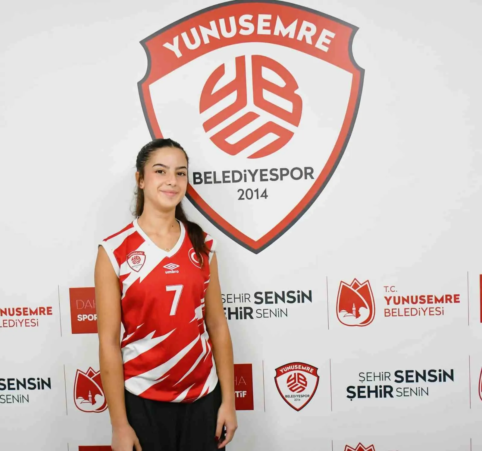 Yunusemre Belediyespor’dan savunmaya taze kan: Eylül Aydemir imzayı attı