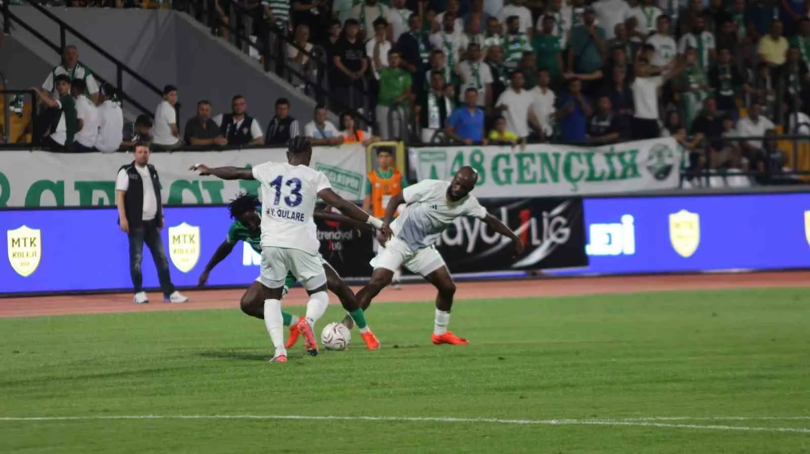 Muğlaspor evinde puanı son dakikada kurtardı