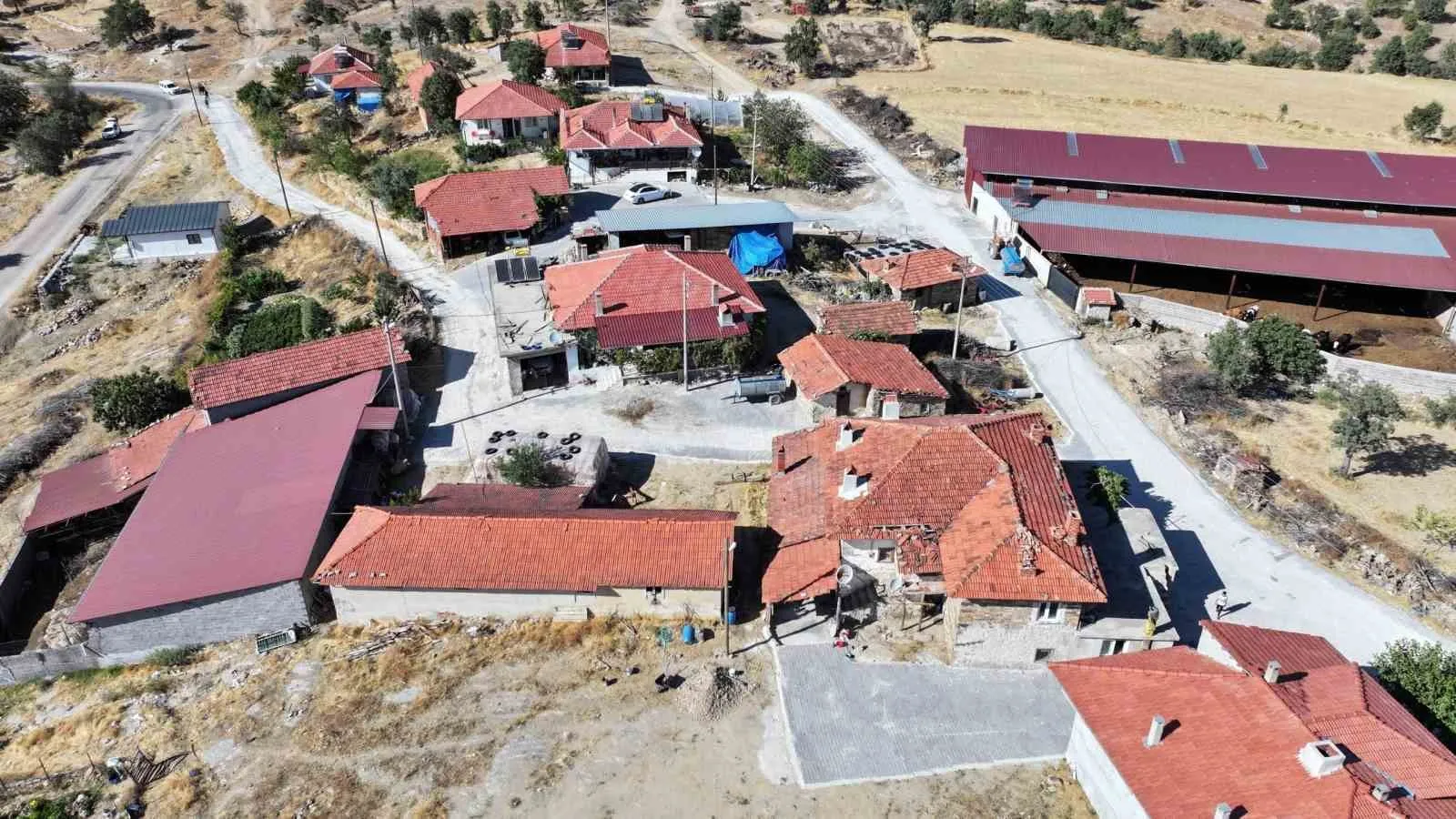 Selendi’nin Gölbaşı Mahallesi’nde çamur çilesi bitti: Tarihi dönüşüm başladı