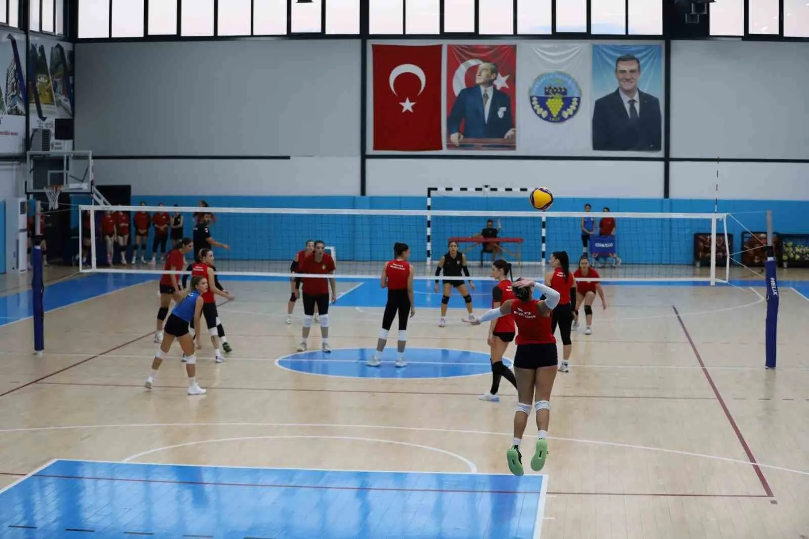 Turgutlu’da voleybol şöleni: Filedeki temsilcimiz sezonu evinde açıyor