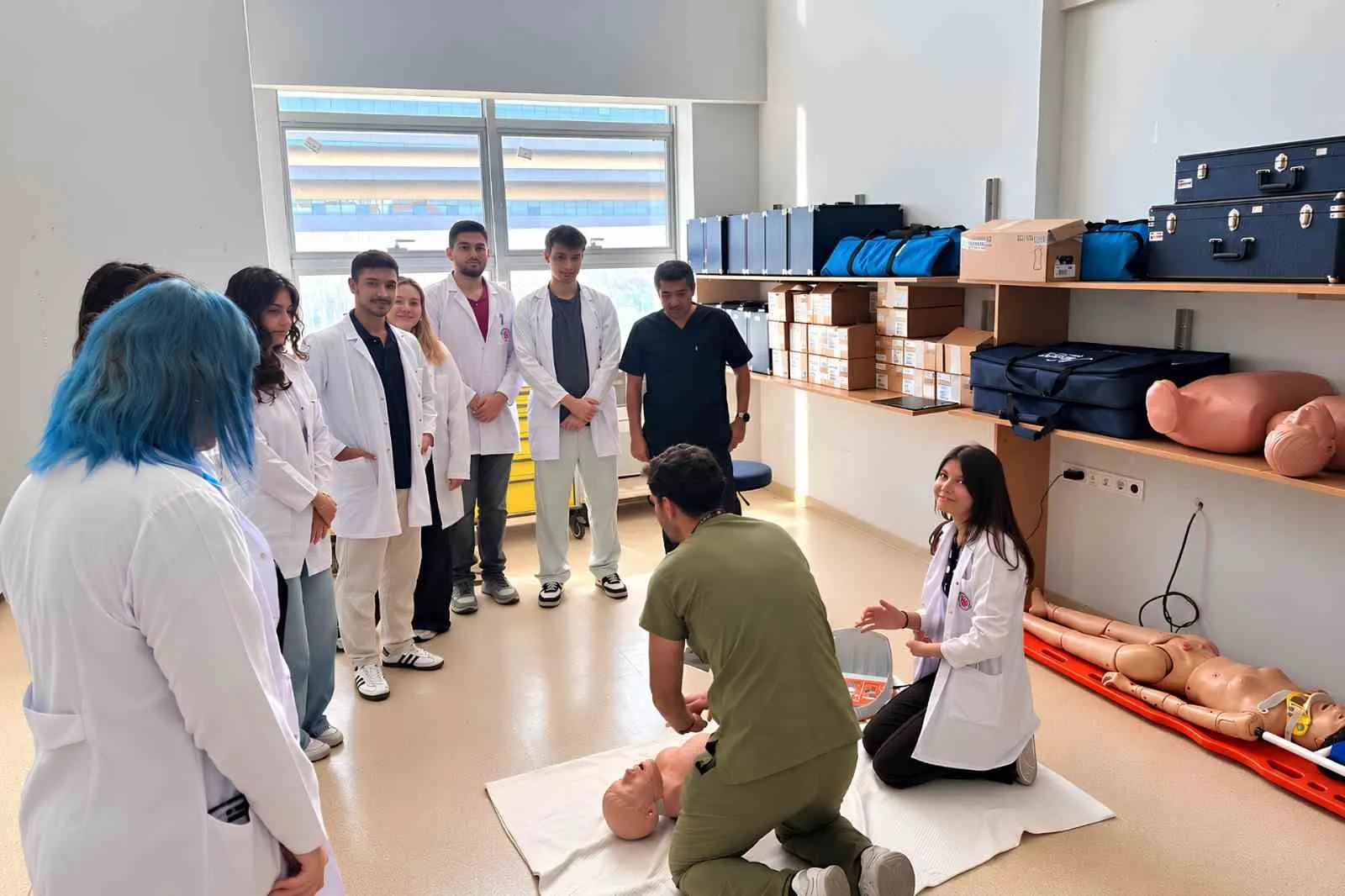 ADÜ Tıp Fakültesi'nde acil durumlar için gerçeği aratmayan tatbikat