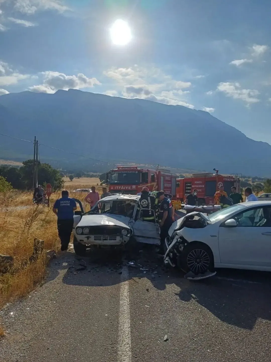Denizli yolunda korkunç kaza: 5 yaralıdan ikisinin durumu ciddiyetini koruyor