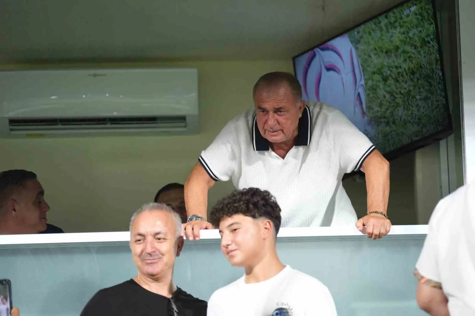 Bodrum'da futbol şöleni: Fatih Terim locadan takip etti
