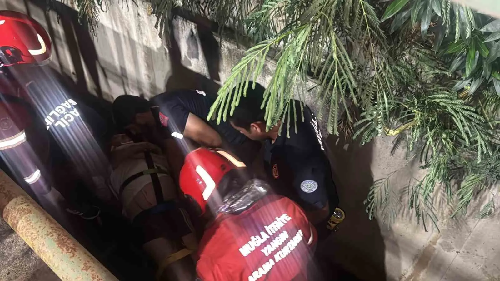 Marmaris'te dere yatağında yaşam mücadelesi: Ekipler zamana karşı yarıştı