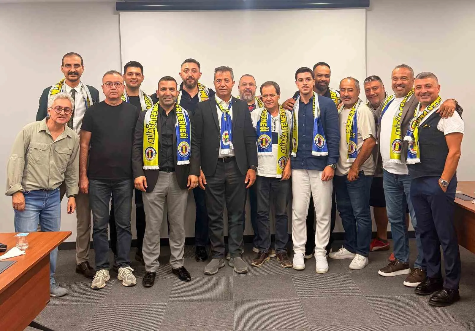 Aliağa’da sarı-lacivertli camiadan tam destek: Hamit Erdem güven tazeledi