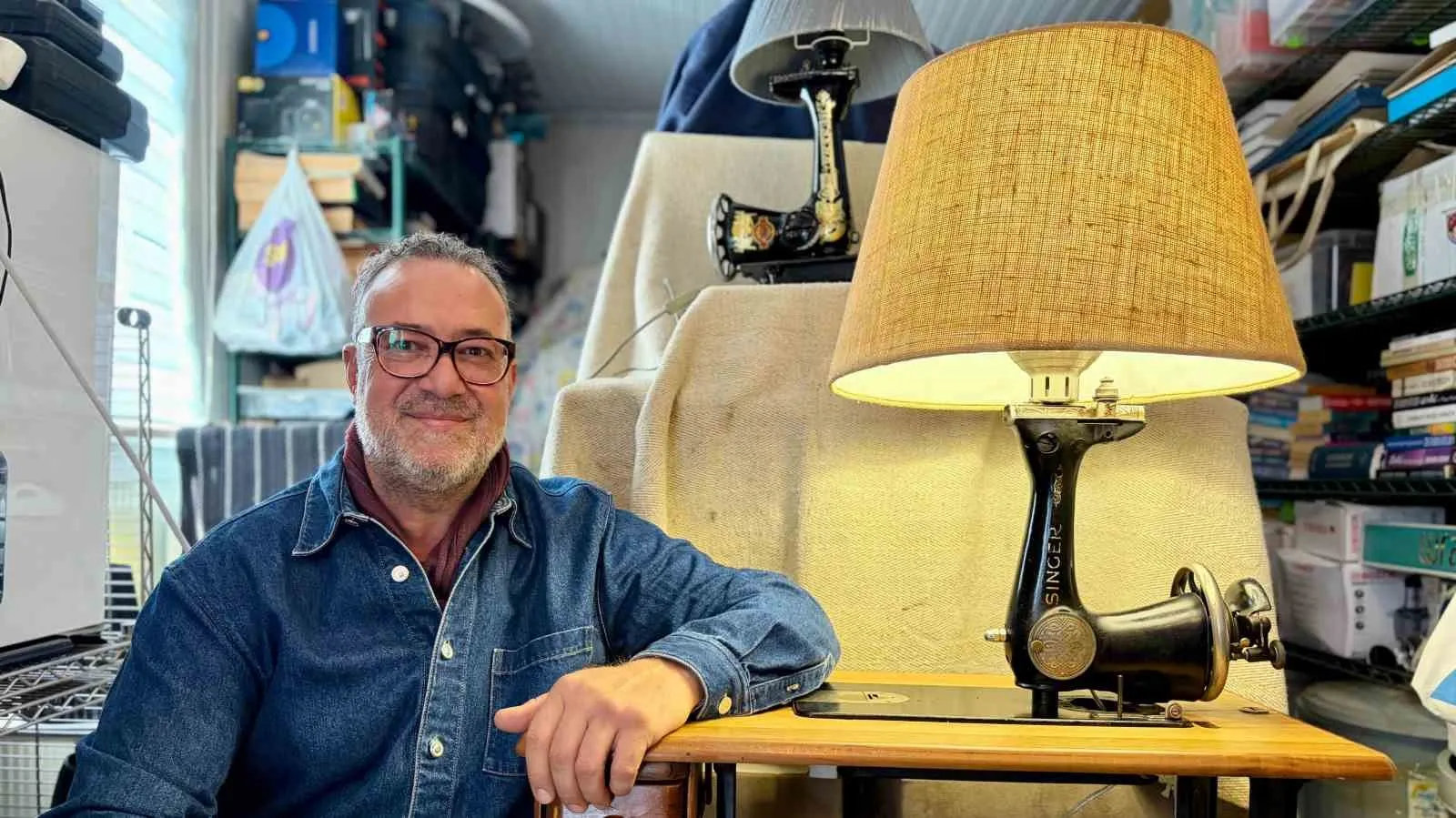 Metalin ruhunu yeniden keşfetti: Hurdalıktan sanat galerisine uzanan yolculuk