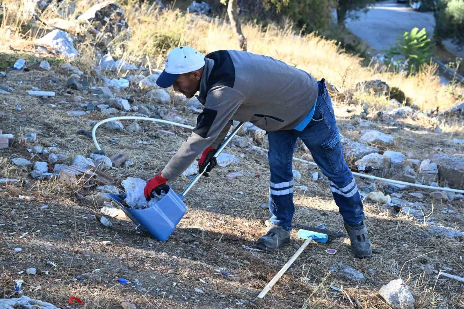 Spil Dağı eteklerinde hummalı çalışma: Tarihi güzergah tertemiz oldu