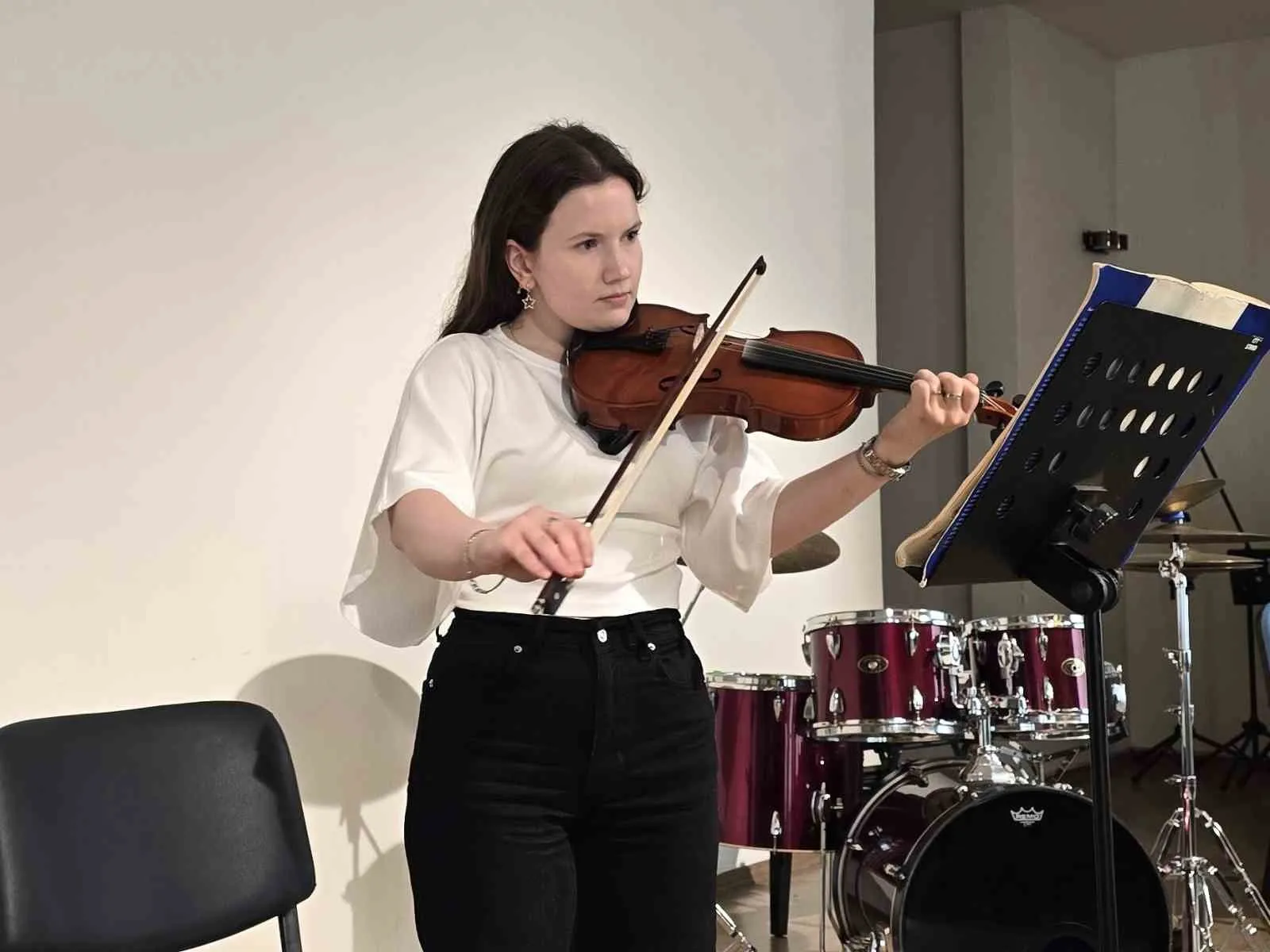 Manisa'da sanat rüzgarı: Genç müzisyenler orkestra koltuğu için yarıştı